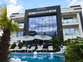 Hotel Mirror，位于斯科普里的酒店