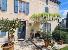 La Glycine Blanche，位于Pomas的酒店