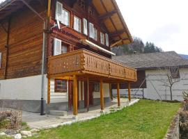 Chalet Höfli by Interhome，位于Jaun的酒店