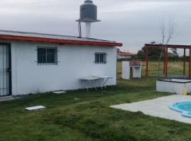 Complejo Miranieves, Se alquila casa para 3 personas en Miramar Costa Atlantica，位于米拉玛的酒店