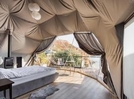 Minimalist. Glamping，位于Nova Dofinivka的酒店