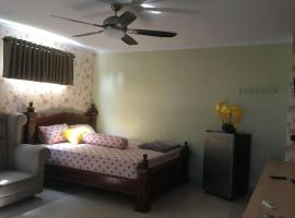 Homestay G Belle，位于Diwek的酒店