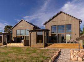 Strandby Villas K&auml;ringsund，位于埃克勒的带泳池的酒店