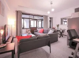 Modern 2 Bedroom Apartment Next to Metro - Marousi
