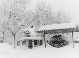 STF Jädraås Herrgård，位于JädraåsWij Gardens附近的酒店