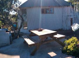 Wildview Self Catering Cottages Coffee Bay, Breakfast & Wi-Fi inc，位于咖啡湾的海滩短租房