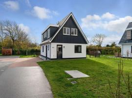 Wonderful Holiday Home in De Koog Texel with Terrace，位于Westermient的酒店