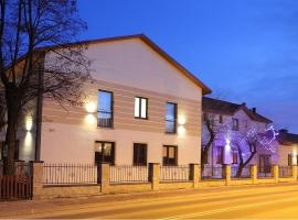 Hotel Stara Fabryka，位于Małogoszcz的酒店
