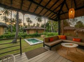 Suan Residence - Exotic and Contemporary Bungalows with Private Pool，位于恰洛克拉姆的住宿加早餐旅馆
