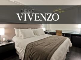 Hotel Gran Vivenzo Belo Horizonte，位于贝洛奥里藏特的带停车场的酒店