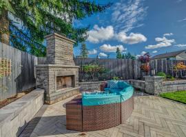 Renton Oasis- Relaxing 3BR Home with Great Outdoor! home，位于伦顿的乡村别墅