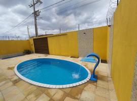 Casa mobiliada com piscina para aluguel por diárias em Martins-RN，位于Martins的酒店