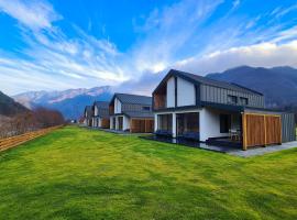 Complex Lunlo Village，位于布雷佐伊的酒店