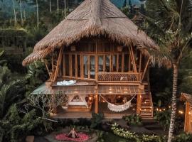 Magic Hills Bali - Magical Eco-Luxury Lodge，位于Selat的酒店