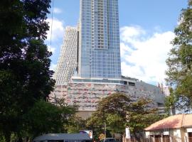 Super Luxury 2 BR Apartment in Five Star Colombo City Centre，位于科伦坡的海滩短租房