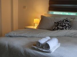 Full Panorama To Archaeological Site Jarash，位于杰拉什的酒店