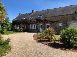 Maisonbel, gite convivial Bretagne Vannes Sarzeau 15 personnes，位于Surzur的酒店