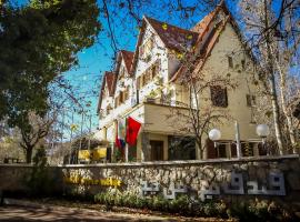 Hotel Perce Neige，位于伊夫兰的酒店