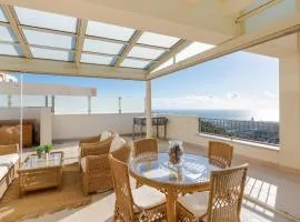 Luxurius Penthouse with Large Terrace and Spa