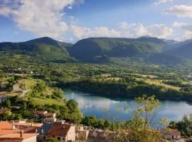 La porticina. Your lake view home.