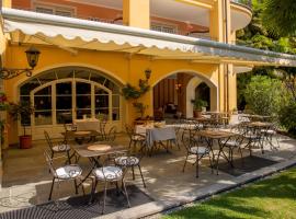 Villa Palmira Kinderfreies Hotel，位于坎诺比奥的舒适型酒店