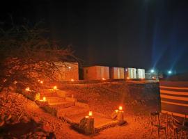 Wadi Ghwere Camp مخيم وادي الغوير，位于Al Khuraybah的宾馆