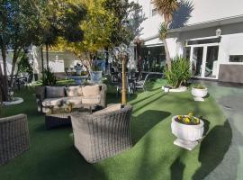 Hostal Escala Suites，位于马德里的酒店