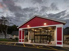 Ramada by Wyndham Hartford North - Bradley Airport，位于温莎洛克斯布拉德利国际机场 - BDL附近的酒店