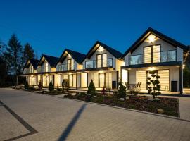 Urocze Ubocze Luksusowe Domki，位于乌斯特龙的乡村别墅