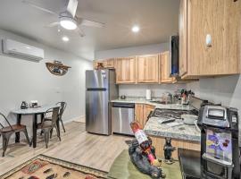 Cozy Northern Arizona Studio in Downtown Williams!，位于威廉姆斯的酒店