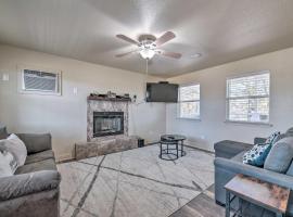 Bright Brownwood Home with On-Site River Access!，位于布朗伍德的酒店