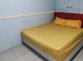 Khanza Guesthouse Syariah，位于丹戎的酒店