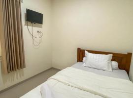 Nipa Guest House near Universitas Widyagama Mitra RedDoorz，位于Blimbing的酒店