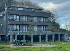 Adess Otel