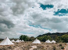 Wander Camp Bryce Canyon - Escalante，位于佳能威尔的酒店