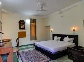 Hotel Pinjore Holiday Home