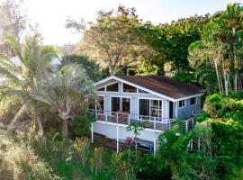 Waipio Glass House，位于Kukuihaele的乡村别墅