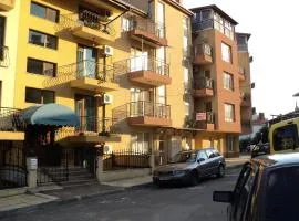 Meni Apartments and Guest Rooms