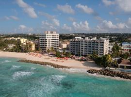 O2 Beach Club & Spa All Inclusive by Ocean Hotels，位于基督教堂市的酒店
