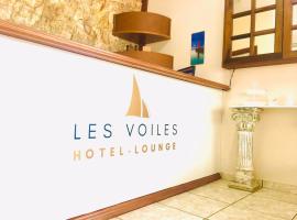 LES VOILES Hotel Lounge Canasvieiras，位于弗洛里亚诺波利斯的酒店