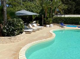 Buen Retiro - Villa con piscina vicino Lecce a 450m dal mare，位于托雷奇安卡的酒店