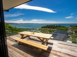 Bay Vista Brilliance - Pohara Holiday Home，位于Pohara的酒店