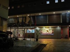 Bkm hotel & Restaurant，位于Tellicherry的酒店