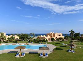 Wadi Lahmy Azur Resort - Soft All-Inclusive，位于Abū GhuşūnMīnā' Baranīs附近的酒店