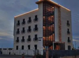 Tunaib Plaza