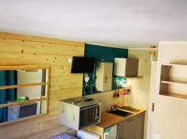 Studio chaleureux à LANSLEVILLARD VAL CENIS 2 pers，位于兰斯勒维拉德的酒店