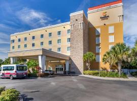 Comfort Suites At Fairgrounds-Casino，位于坦帕MidFlorida Credit Union Amphitheatre附近的酒店