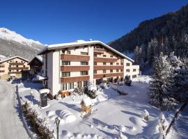 "Quality Hosts Arlberg" Hotel Garni Mössmer，位于圣安东阿尔贝格的旅馆