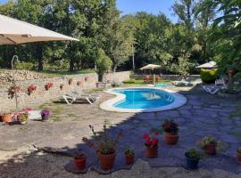 Hotel la Casona de Barrio, Alto Campoo，位于Barrio的酒店