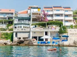 Apartments Rašica Molunat